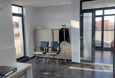 Casă modernă 335 mp, situată în zona veche din Andrei Mureșanu - 17