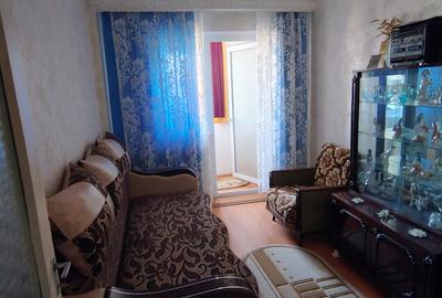 Apartament 3 camere, comfort 1 decomandat, zona Scolilor. Etaj 3. - 5