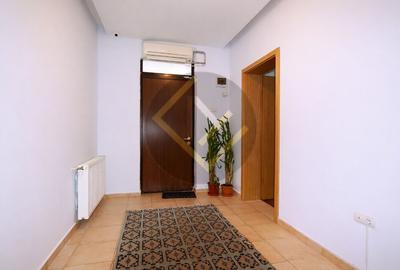 Apartament in Casa Alba Iulia Decebal singur curte doua intrari - 2