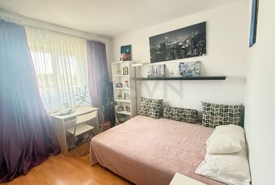 Apartament cu 3 camere semidecomandat în Herăstrău