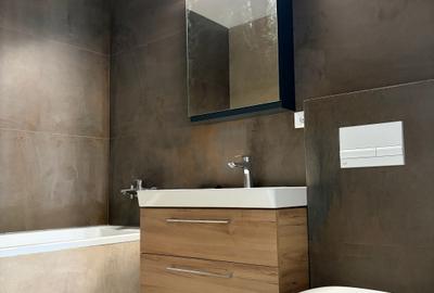 Casa cu 4 camere doua bai - prima inchiriere! - 2