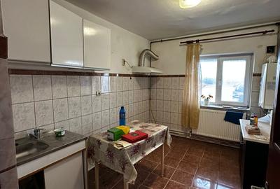 Apartament cu 2 camere decomandat în Poarta 6
