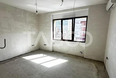 Apartament de vanzare 3 camere nemobilate 56 mpu cu balcon Central - 5