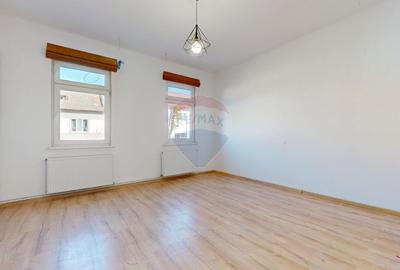 Birouri de închiriat în Brașov, strada Aurel Vlaicu, trafic intens - 1