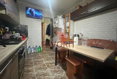 4 camere | COMISION 0 | centrala proprie | etaj 1 | decomandat | - 4