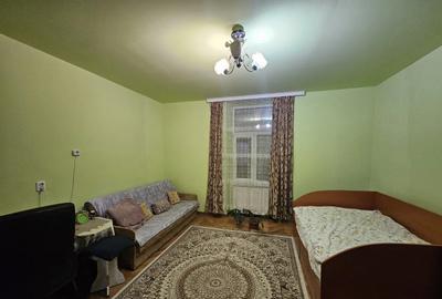 Garsonieră decomandată în Lunei