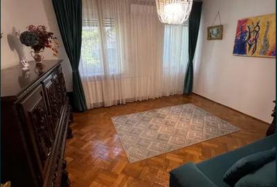 Floreasca,Metrou Stefan cel Mare,Etajul 1/3,Decomandat,CENTRALA PROPRIE,Parcare - 3