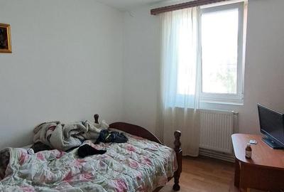AGIGEA, 3 CAMERE DECOMANDAT 2 BAI, CENTRALA GAZ, 70 MP. PARCARE, BOXA - 20
