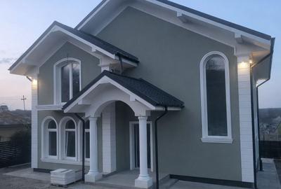 Casa noua cu etaj in oras - 1