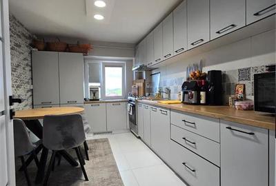 Etaj 2 - Lunca Cetatuii 4 camere decomandat cu 2 bai, bloc din ''97 - 5