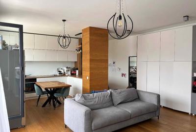 Apartament cu 3 camere semidecomandat în Florești