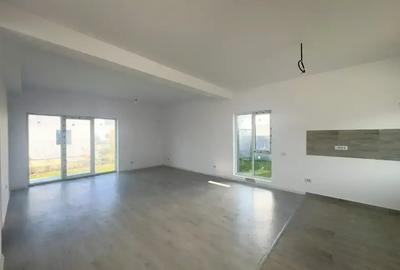 Casă cu 4 camere în Tunari