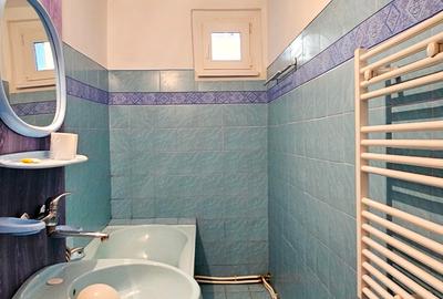 Apartament 3 camere decomandate, etaj 1,cu loc de parcare si boxa, Cl.Romanului - 14