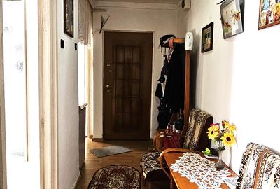 Apartament 2 camere cu boxa,etaj 4 acoperit cu pod ca spatiu de depozitare,1 Mai - 9