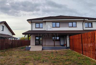 Duplex cu 5 camere în Moșnița Nouă
