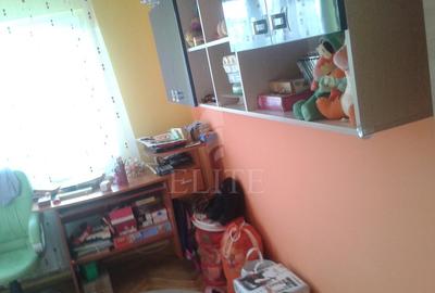 Apartament 3 camere în zona STRAZII BUCURESTI - 3