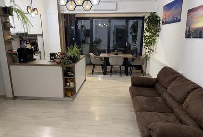 Apartament cu 3 camere decomandat, mobilat în Colentina