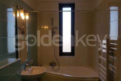 Apartament spatios si luminos cu 4 camere | 2 garaje - 8