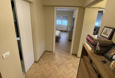 Piața Sf. Gheorghe | Decomandat | Renovat | Centrală proprie | Boxă 16 mp - 5