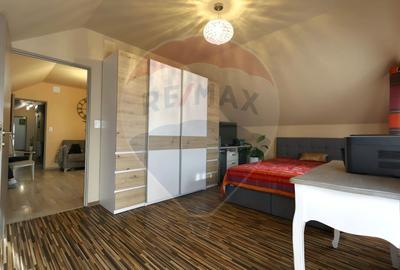 Apartament cu 3 camere de vânzare - 11