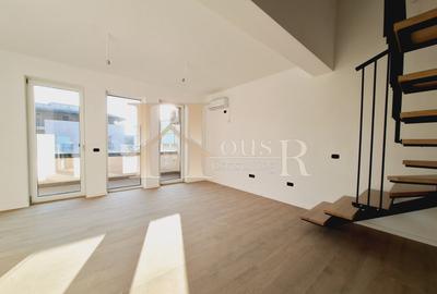 Apartament cu 3 camere decomandat în Girocului