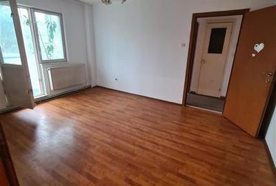 Apartament cu 2 camere semidecomandat în Astra