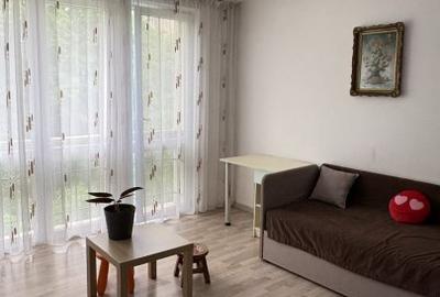 Apartament cu 2 camere semidecomandat, mobilat în Titan
