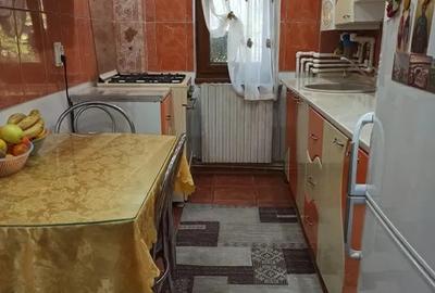 Apartament cu 2 camere, etaj 2/4, zona Alexandru cel Bun - 1