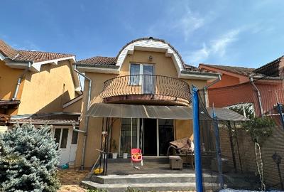 Casa situată în spatele primăriei aproape de centru - 10