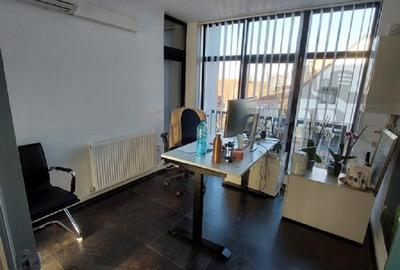 Spatiu de vanzare pentru activitati de birou in Andrei Muresanu - 18