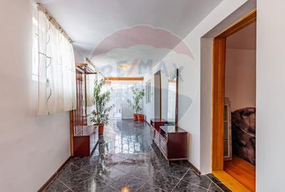 Casă / Vilă de vânzare Picior de Munte, Dambovita - 10