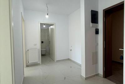 Apartament cu 2 camere decomandat în Tractorul