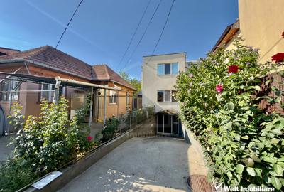 Casă individuală cu 6 camere în Între Lacuri