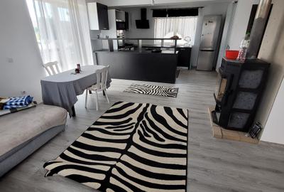 Inchiriem casa individuala in Sanpetru, zona centrului Maria - 6