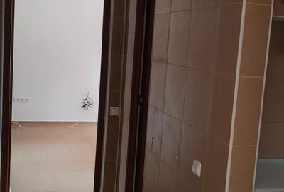 Centru,se vinde apartament decomanadat cu doua camere, pret 58000 euro. - 3