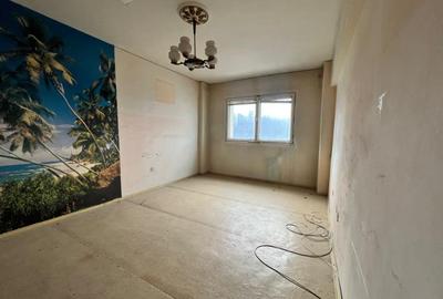 Apartament cu 3 camere decomandat în Griviței