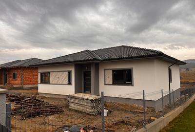 Casa Individuala de vanzare, 3 camere, 120 mp, zona Sigmir - 1