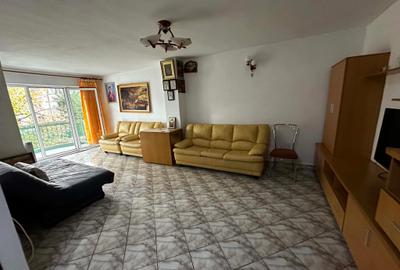Apartament 3 camere decomandat, et. 2, Zona Piata mare - 1