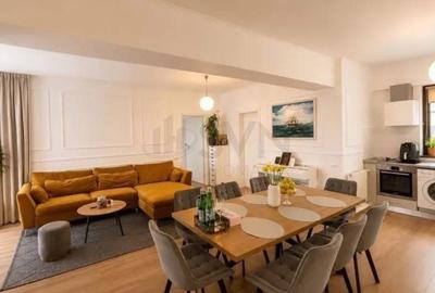 Apartament cu 3 camere semidecomandat, mobilat în Nord