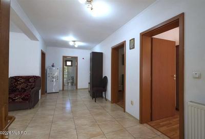 Castelu - Str. Florilor, casa din 2012, teren 737 mp si 106 mp utili - 10
