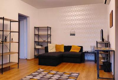 Apartament cu 2 camere semidecomandat, mobilat în 1 Mai