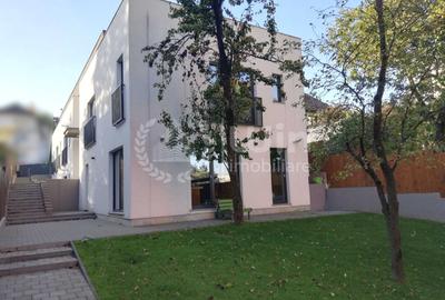 Casă individuală cu 14 camere în Zorilor