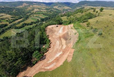Teren Construcții extravilan de 3710 mp, în Dealu Negru