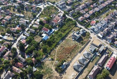 Teren Construcții intravilan de 2500 mp, în Central
