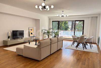Apartament cu 4 camere decomandat în Kiseleff