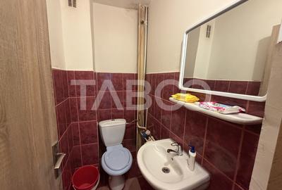 Apartament decomandat 80 mpu 3 camere 2 bai etaj 2 zona 1 Decembrie - 9