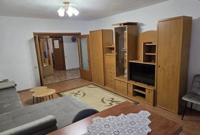 Stadion Farul. 3 camere ,  cu loc de parcare langa bloc 700 euro - 1