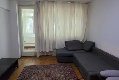 Garsonieră decomandată în Baba Novac