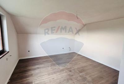 Casă / Vilă cu 4 camere de vânzare - 9