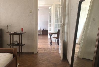 De vanzare apartament 4 camere Kogalniceanu Vis-a-vis Facultatea de Drept - 1